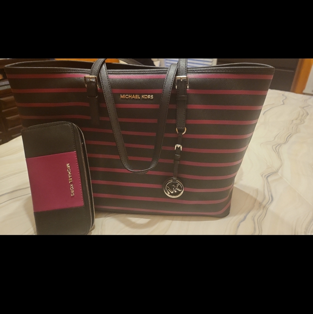 Michael Kors tote and wallet